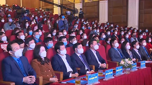 Các đại biểu dự Chương trình “Tết Sum vầy - Xuân Bình an” năm 2022.