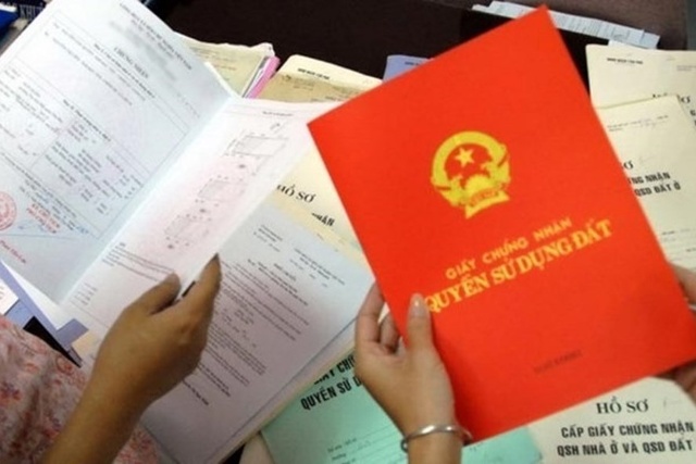 Thông tin hữu ích về sổ đỏ hộ gia đình. Ảnh: LĐO