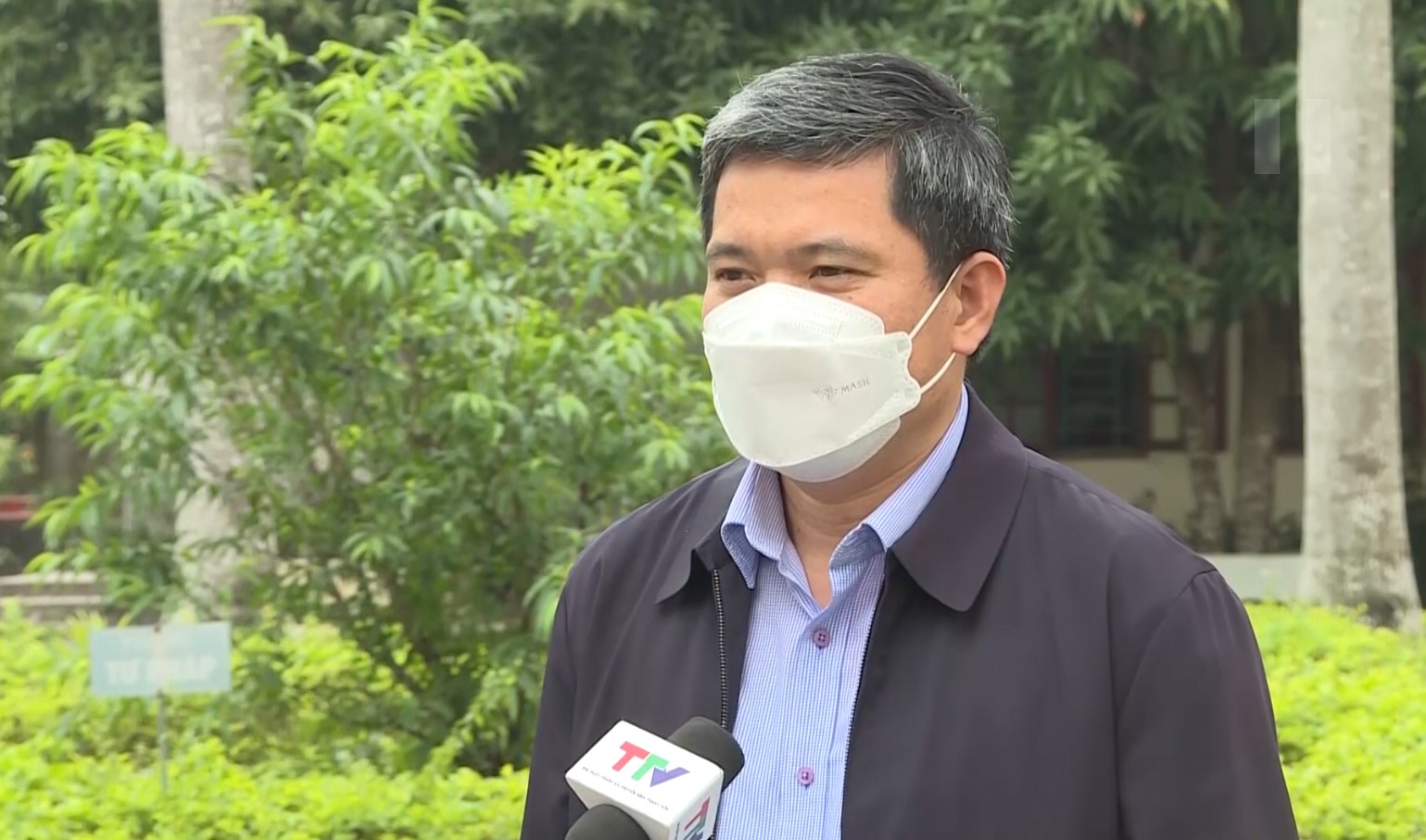 Ông Lê Huy Cường, Trưởng Phòng NN&PTNT huyện Hoằng Hoá, tỉnh Thanh Hóa cho biết: Trên đồng ruộng đang xuất hiện các đối tượng gây hại rất nguy hiểm nên chúng tôi cắt cử cán bộ bám sát đồng ruộng, có dự tính, dự báo sớm để nông dân chăm sóc lúa đúng kỹ thuật, hạn chế sâu bệnh gây hại trên diện rộng.