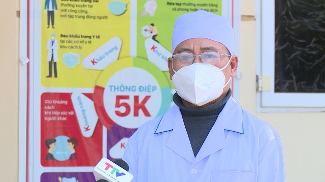 Ông Phạm Văn Thông, Trưởng trạm y tế xã Minh Tiến huyện Ngọc Lặc: Chúng tôi đã lập trang zalo và có 3 cán bộ trực tiếp phụ trách mỗi người 3 thôn. Chúng tôi quản lý cụ thể, rõ ràng và tiến hành tiêm bao phủ để đảm bảo dịch bệnh không diễn ra theo chiều hướng lây lan nguy hiểm.