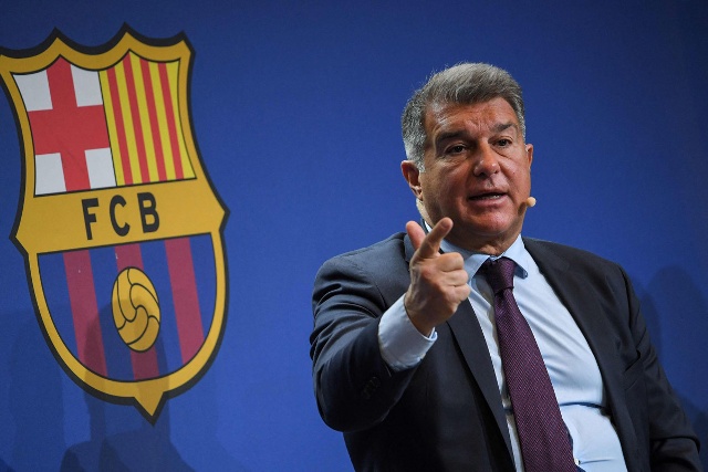 Barca báo động tiền lương