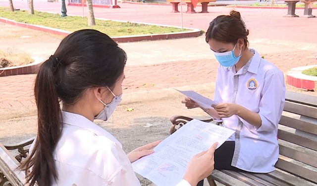 Tháng 11 năm 2021, các em được vinh dự đứng vào hàng ngũ Đảng cộng sản Việt Nam.