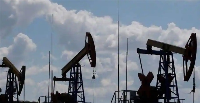 Ấn Độ tăng mua dầu của Nga. Ảnh: AFP