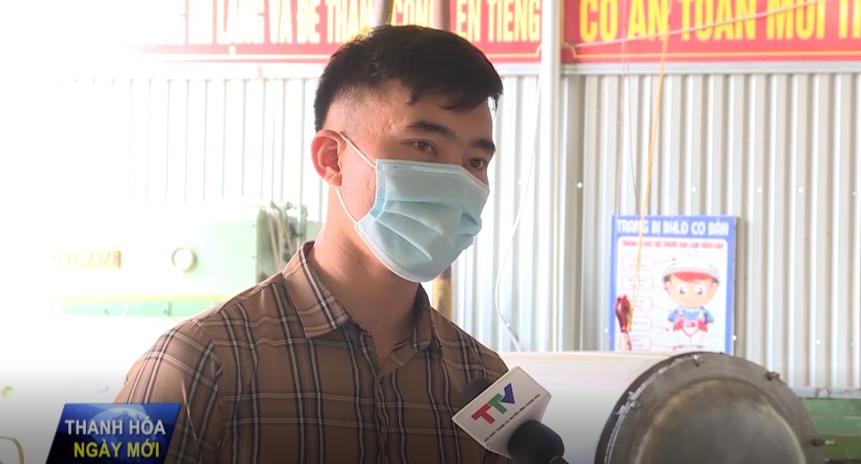 Anh Lê Văn Trường - Giám đốc Công ty TNHH cơ khí Trường Lê: Sắp tới chúng tôi đang nghiên cứu các máy công suất lớn như máy ép, máy sấy hàng trăm tấn/ngày, cùng với đó lượng đầu ra lớn nên đơn vị mở rộng thêm xưởng sản xuất để đáp ứng nhu cầu, mở thêm các cửa hàng ở Đà Nẵng, Củ Chi để vừa bán và giới thiệu sản phẩm