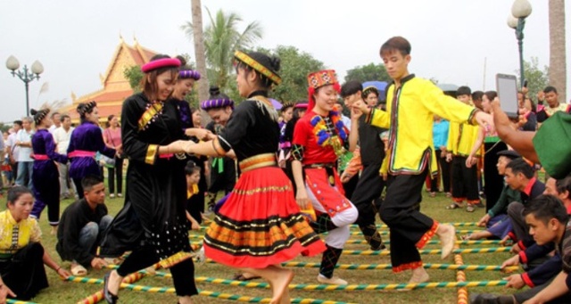 Tại Làng Văn hóa - Du lịch các dân tộc Việt Nam sẽ diễn ra các hoạt động tháng 4 với chủ đề “Rực rỡ sắc màu văn hoá các dân tộc Việt Nam”