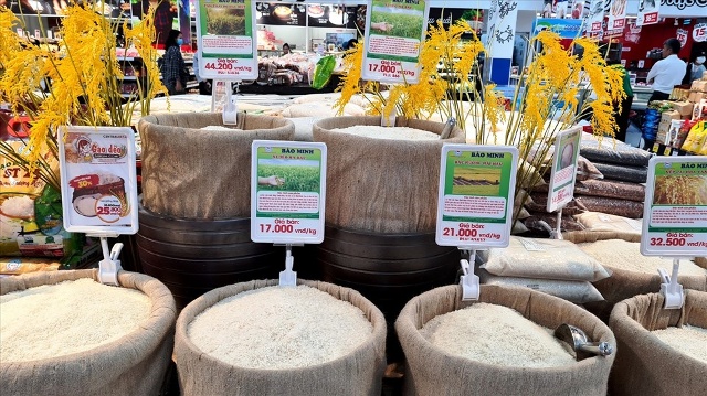 Giá gạo xuất khẩu 100% tấm của Việt Nam liên tiếp được điều chỉnh tăng. Ảnh: Vũ Long