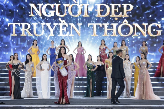Nam Em giành vé vào chung kết khi chiến thắng phần thi “Người đẹp truyền thông“. Ảnh: SV.