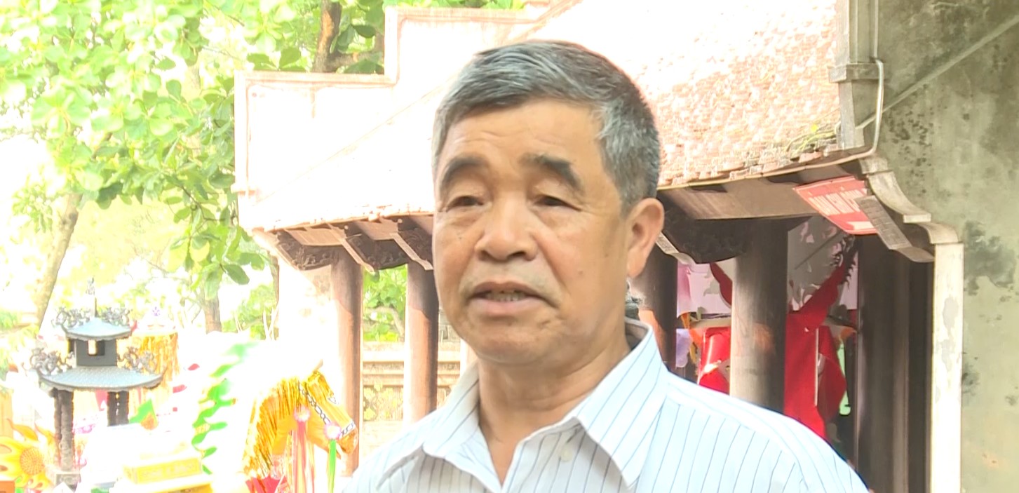 Ông Lê Xuân Hợp, Du khách đến từ Hà Nội cho biết: Đến với Sầm Sơn, vừa được nghỉ mát, tắm biển, vừa được tham quan các di tich văn hóa như thế này, chúng tôi rất thích. Phong cảnh ở đây rất đẹp.