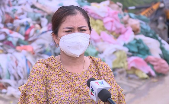 Bà Thiều Thị Dinh  Chủ cơ sở tái chế bao bì Thiều Thị Dinh, huyện Triệu Sơn, tỉnh Thanh Hóa  ( chúng tôi cũng có biện pháp cải thiện như xây bể lắng đọng cặn trước khi thải ra môi trường, cũng mong muốn sớm được chuyển cơ sở cách xa khu dân cư "