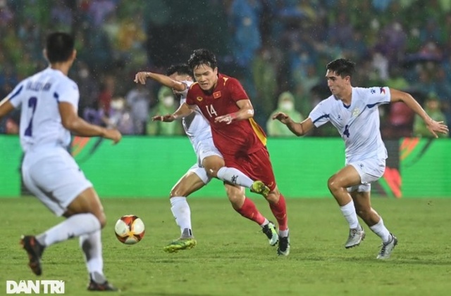 U23 Việt Nam liệu có thay đổi lối chơi trước Myanmar (Ảnh: Mạnh Quân).