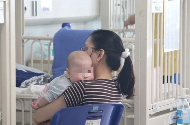 Một trường hợp điều trị tại Bệnh viện Nhi Trung ương (Ảnh minh họa: Khánh Chi).