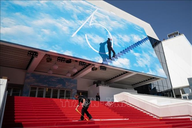 Trải thảm đỏ sẵn sàng cho lễ khai mạc Liên hoan phim Cannes lần thứ 75 ở Cannes, Pháp, ngày 17/5/2022. 