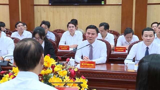 Đồng chí Đỗ Trọng Hưng, Ủy viên Trung ương Đảng, Bí thư Tỉnh ủy, Chủ tịch HĐND tỉnh phát biểu tại lễ ký kết.