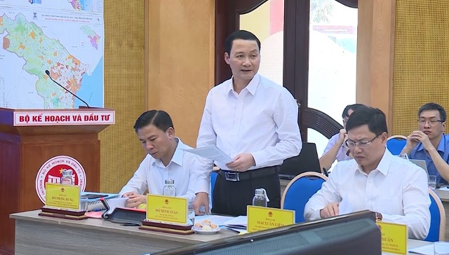 Đồng chí Đỗ Minh Tuấn, Phó Bí thư Tỉnh uỷ, Chủ tịch UBND tỉnh Thanh Hoá phát biểu tại hội nghị.