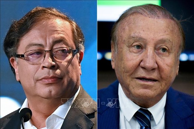 Ứng cử vi&ecirc;n Tong thống Colombia Gustavo Petro (lr&atilde;i), đại diện li&ecirc;n minh c&aacute;nh tả Pacto Historico v&agrave; ứng cử vi&ecirc;n Rodolfo Hemandez