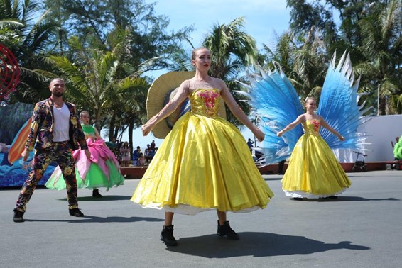 Lễ hội Carnival nâng tầm “thương hiệu” du lịch biển Sầm Sơn
