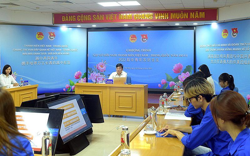 Các đại biểu nghe trình bày của chuyên gia, tham gia góp ý kiến qua những chuyên đề của chương trình dưới sự điều hành của đồng chí Bùi Minh Tuấn, Ủy viên Ban Thường vụ, Trưởng Ban Tổ chức Trung ương Đoàn Thanh niên Cộng sản Hồ Chí Minh.