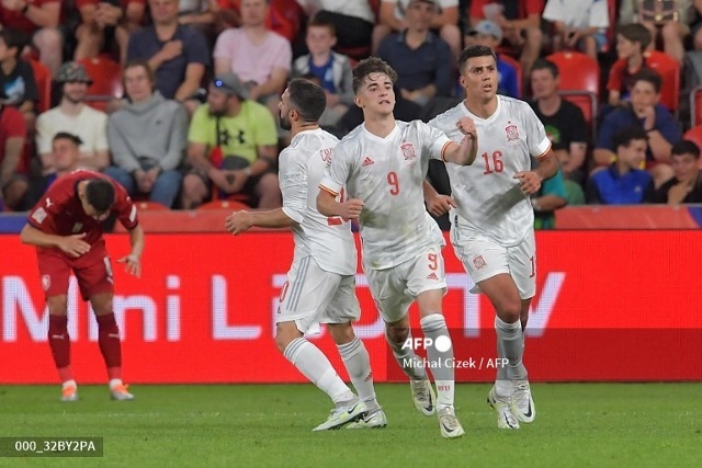 Gavi (số 9) lập công trong trận hòa 2-2 của Tây Ban Nha trước Cộng hòa Czech. Ảnh: AFP