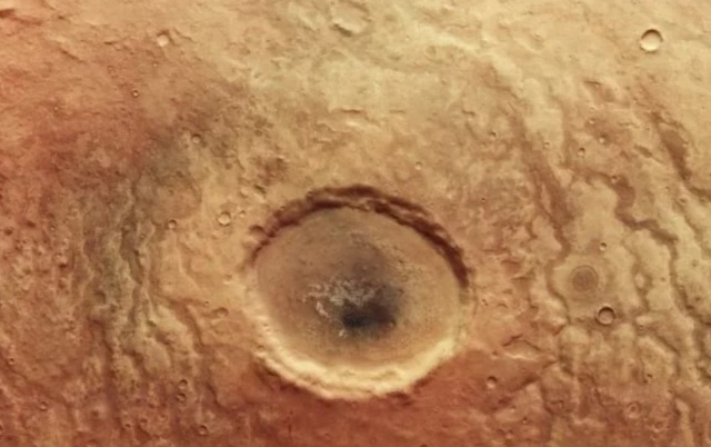  &quot;Mắt quỷ &quot; được tìm thấy trên bề mặt Sao Hỏa (Ảnh: ESA).