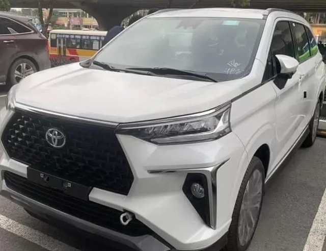 Khan h&agrave;ng, sốt gi&aacute; Toyota Veloz c&ograve;n bị ch&ecirc; th&acirc;n vỏ mỏng, động cơ ồn