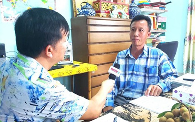 Tác giả của bộ tem Nguyễn Thành Châu chia sẻ với phóng viên Báo Nhân Dân.
