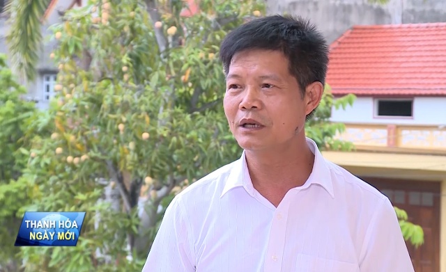Ông Bùi Quang Sáng  Bí thư Đảng uỷ xã Hoằng Lộc, huyện Hoằng Hoá        (Quá trình xây dựng nông thôn mới ở xã Hoằng Lộc khác hơn xã khác. Ngoài đầu tư về cơ sở hạ tầng, các công trình phúc lợi  thì đầu tư sâu về văn hoá. Nhất là duy trì và phát thuy truyền thống hiếu hoc của quê hương. Người dân Hoằng Lộc không chỉ xây dựng được cảnh quan môi trường mà còn xây dựng được về nét văn hoá thanh lịch, thân thiện, luôn luôn cởi mở với khách đến thăm quan ở xã) 