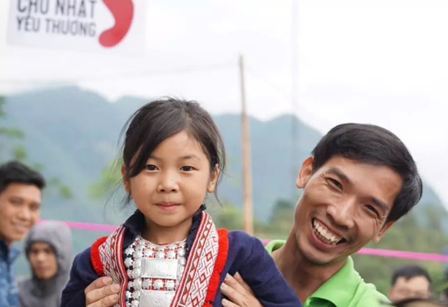 Tú Anh đặc biệt quan tâm, đồng cảm với những khó khăn, thiếu thốn của trẻ em vùng cao. (Ảnh: Nhân vật cung cấp).