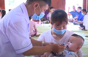 Giám sát chiến dịch bổ sung vitamin A và tẩy giun tại huyện Lang Chánh