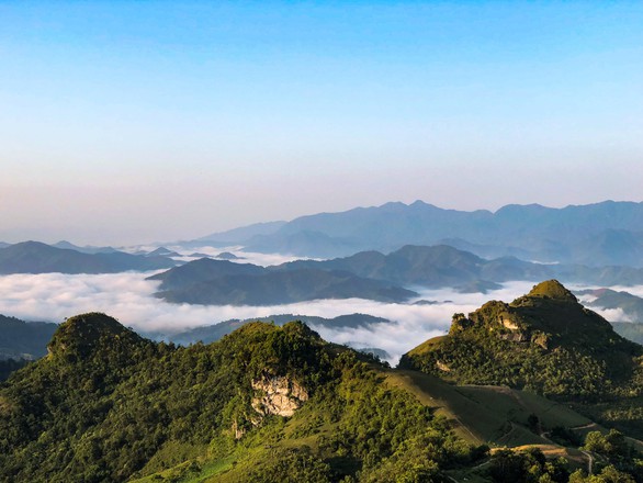 Phiêu diêu ở vùng đất bằng trên cao Phiêng Chỉ - Ảnh 1. Phiêu diêu ở vùng đất bằng trên cao Phiêng Chỉ - Ảnh 1.