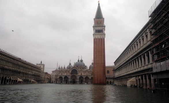 Thành phố Venice ngập lụt sâu nhất trong 6 năm qua - Ảnh 1. Thành phố Venice ngập lụt sâu nhất trong 6 năm qua - Ảnh 1.