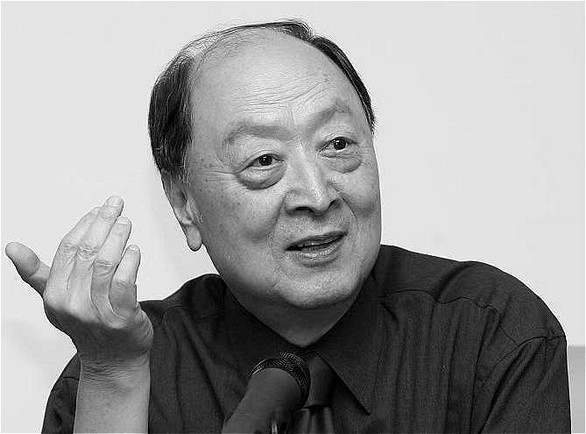 Tiêu Dật là tiểu thuyết gia duy nhất trong giới nhà văn võ hiệp không làm nghề nghiệp thứ hai - Ảnh: Sina