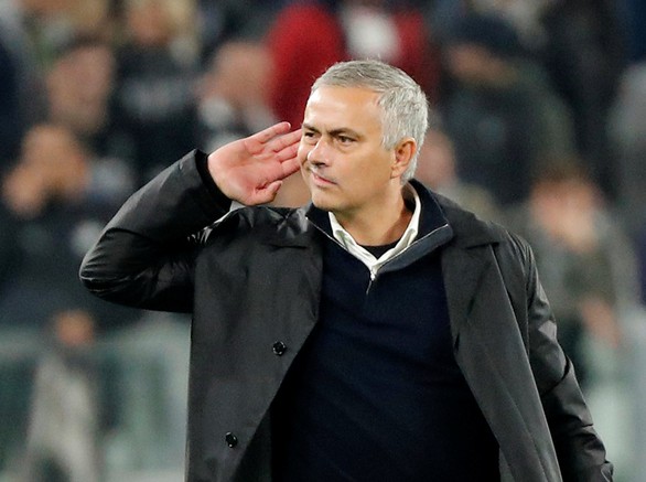 Cầu thủ Juventus điên tiết vì màn ăn mừng khiêu khích của HLV Mourinho - Ảnh 1.