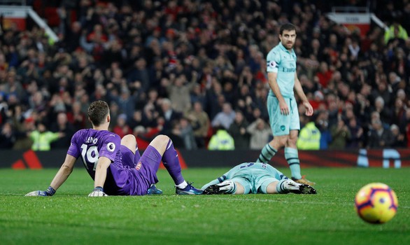 M.U h&ograve;a Arsenal trong trận cầu của những sai lầm - Ảnh 4.