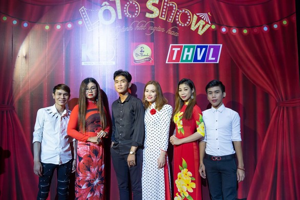 Khóc cười cùng 5 đoàn lô tô tại Gánh hát ngàn hoa - Ảnh 3. Khóc cười cùng 5 đoàn lô tô tại Gánh hát ngàn hoa - Ảnh 3.