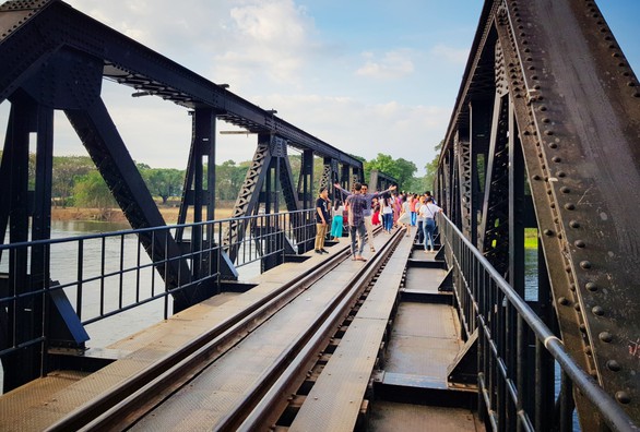 Kanchanaburi thơ mộng bên dòng sông Kwai - Ảnh 5. Kanchanaburi thơ mộng bên dòng sông Kwai - Ảnh 5.