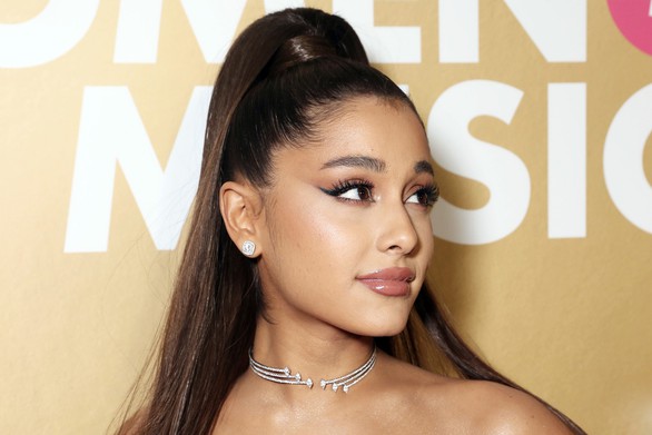 Ariana Grande giành ba hạng đầu trên Billboard Hot 100 - Ảnh 1. Ariana Grande giành ba hạng đầu trên Billboard Hot 100 - Ảnh 1.