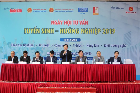 Hàng vạn học sinh dự Ngày hội tư vấn tuyển sinh quy mô nhất từ trước đến nay - Ảnh 8. Hàng vạn học sinh dự Ngày hội tư vấn tuyển sinh quy mô nhất từ trước đến nay - Ảnh 8.