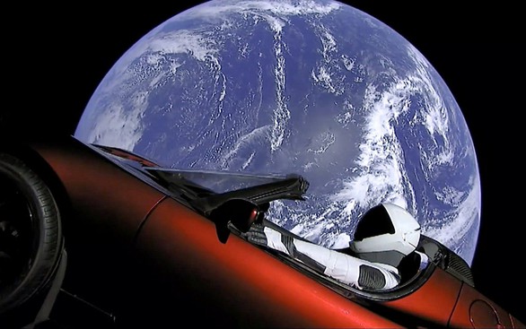 SpaceX ho&atilde;n ph&oacute;ng vệ tinh thương mại đầu ti&ecirc;n v&igrave; gi&oacute; to - Ảnh 1.