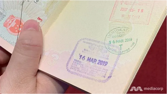 Singapore không đóng dấu xuất cảnh hộ chiếu cho du khách từ 22-4 - Ảnh 1.