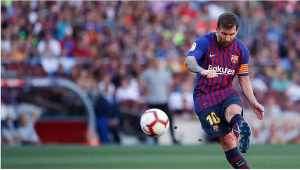 Messi trở th&agrave;nh Vua đ&aacute; phạt hay nhất mọi thời đại - Ảnh 2.