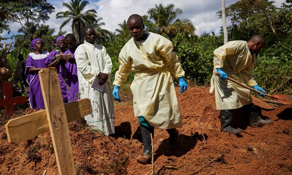 Ebola đang vượt tầm kiểm soát ở CHDC Congo - Ảnh 1.