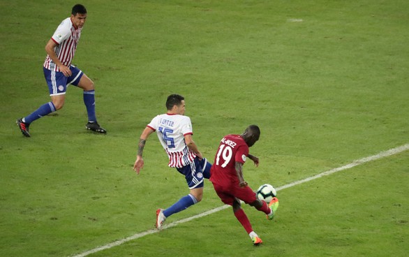 Qatar cầm hòa Paraguay sau khi bị dẫn trước 2 bàn - Ảnh 1.