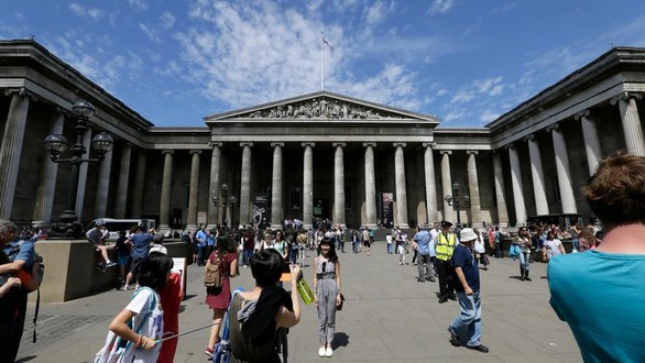 Bảo tàng Anh trả Iraq, Afghanistan cổ vật bị đánh cắp trong chiến tranh - Ảnh 1.