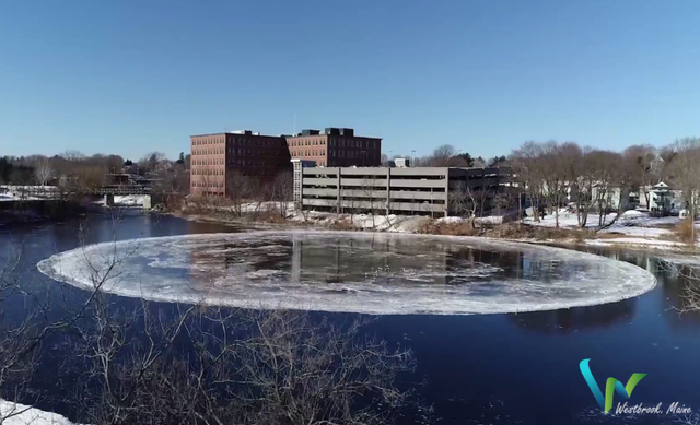 Bí ẩn vòng băng khổng lồ tròn vành vạnh trên sông Mỹ - 3 Bí ẩn vòng băng khổng lồ tròn vành vạnh trên sông Mỹ - 3