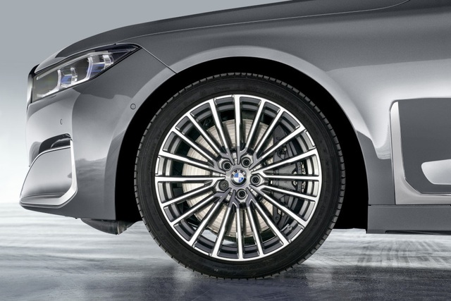 BMW 7-Series có những thay đổi gì đáng chú ý? - 7 BMW 7-Series có những thay đổi gì đáng chú ý? - 7