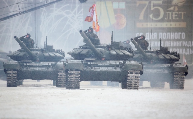 Xe tăng Nga diễu binh rầm rộ kỷ niệm 75 năm chiến thắng Leningrad - 10