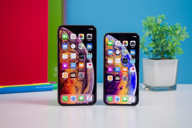 iphone.jpg iphone.jpg