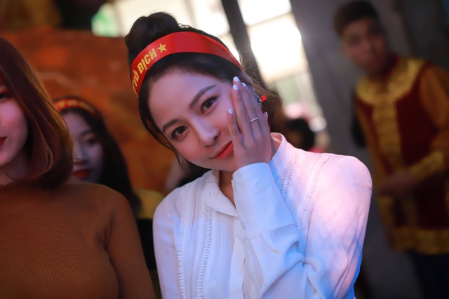 Hậu trường T&aacute;o Qu&acirc;n 2019 qua tiết lộ của hot girl World Cup Tr&acirc;m Anh - 4