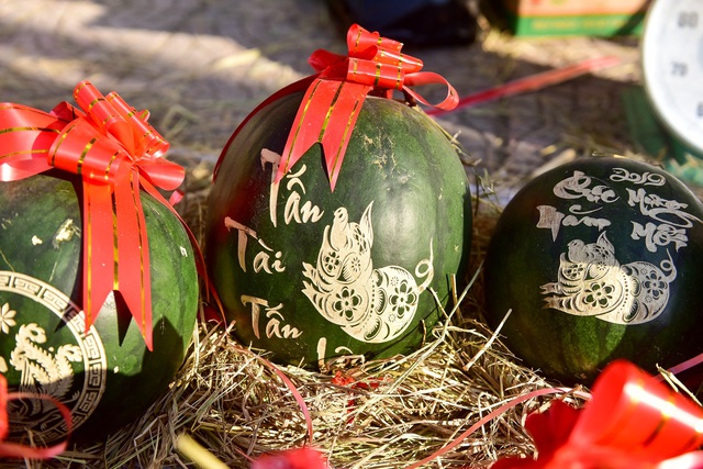 Dịch vụ l&agrave;m đẹp dưa hấu kiếm tiền triệu ở H&agrave; Nội - 7