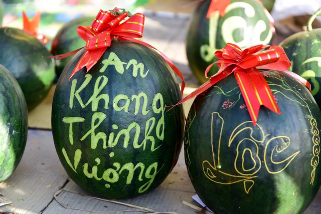 Dịch vụ l&agrave;m đẹp dưa hấu kiếm tiền triệu ở H&agrave; Nội - 3